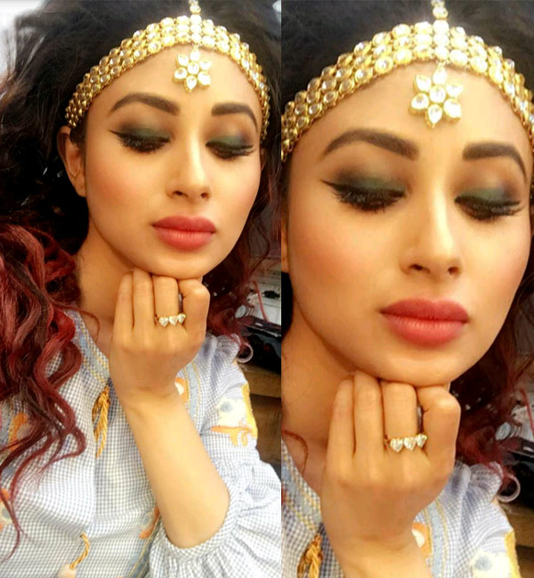 mouni roy