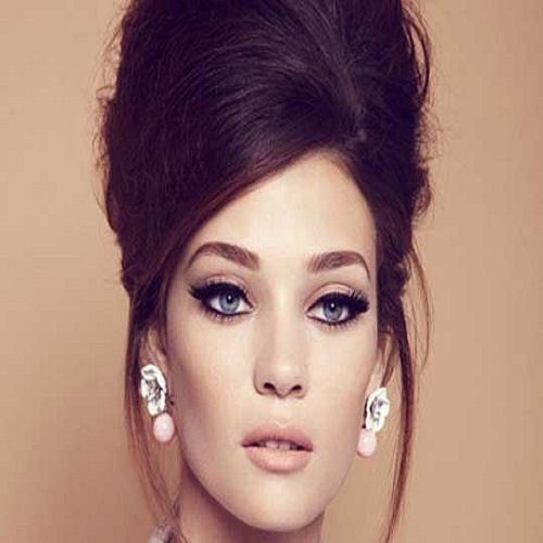 retro look hairstyle
