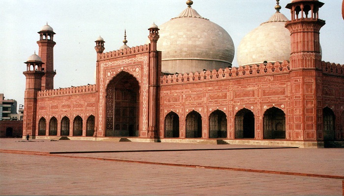 badshahi mosque